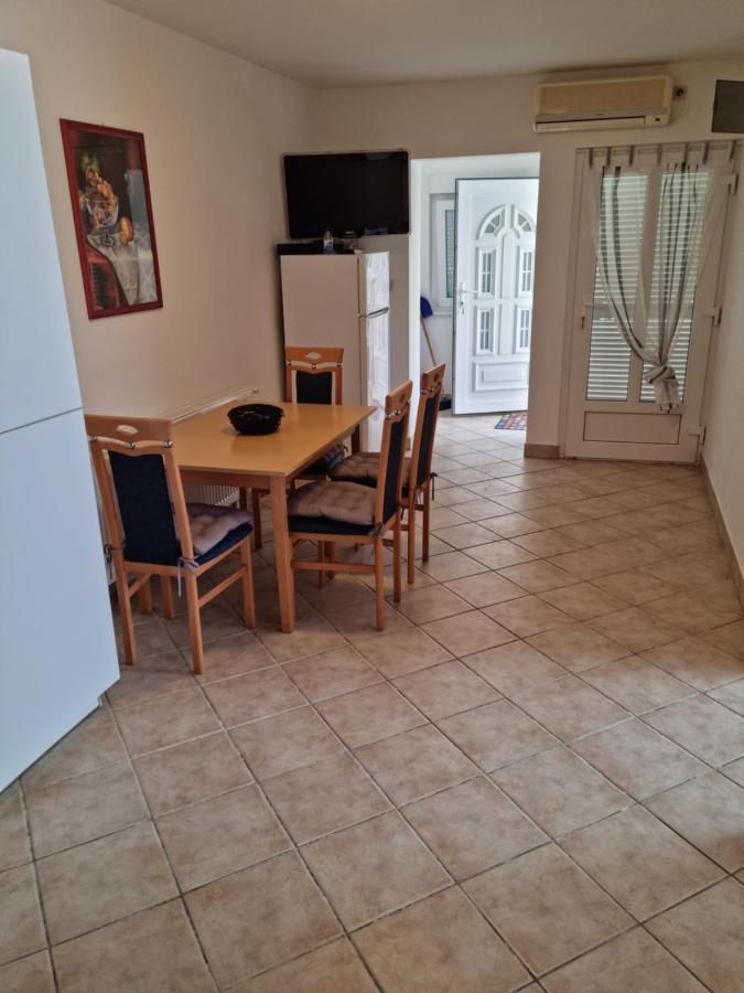 Apartments Zoretic Malinska Eksteriør bilde